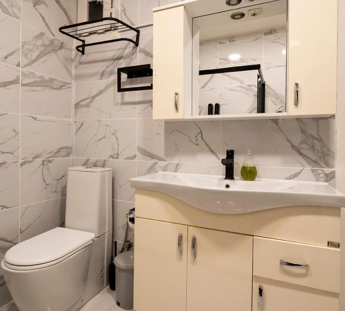 アパート イスタンブールGalata View 2Br W Terraceアパートメント
